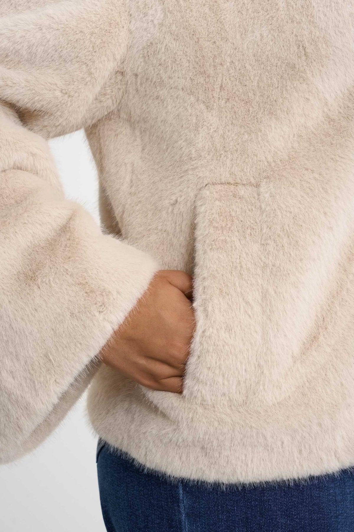 Faux fur-jacka