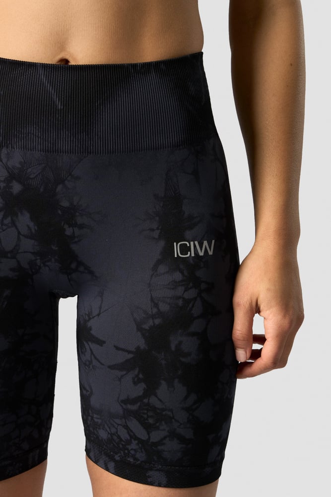 define seamless tie dye biker shorts midnight