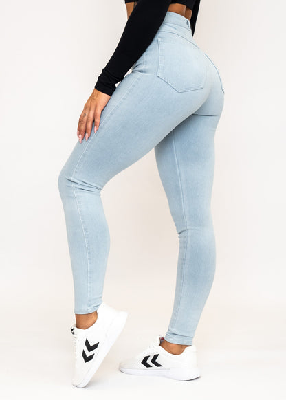 High Waist Denim Jeans - Sky Blue - for kvinde - EMBRACE - Jeans