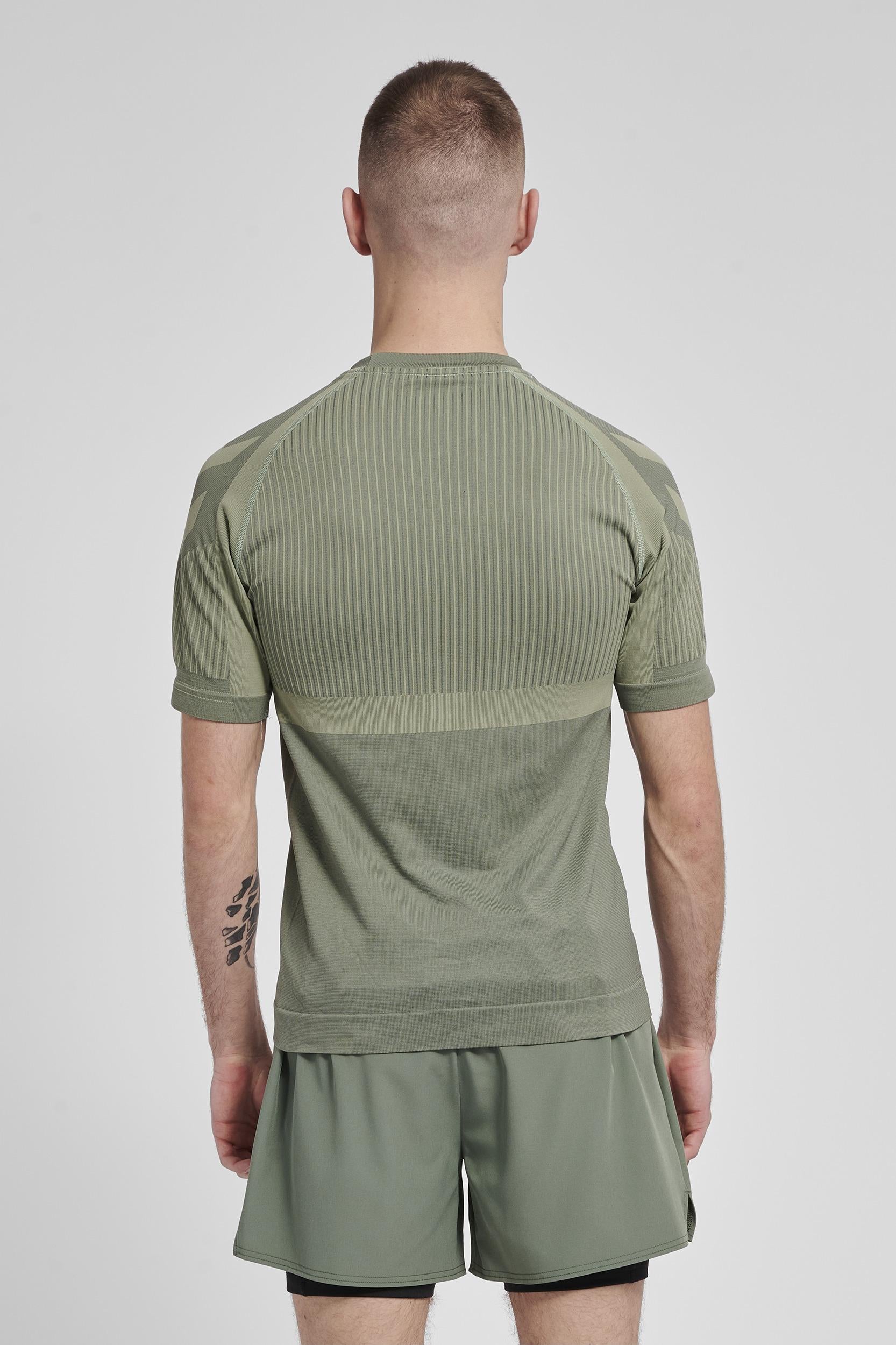 HUMMEL - Hmlmt Unit Seamless T-shirt - Laurel Wreath/lily Pad