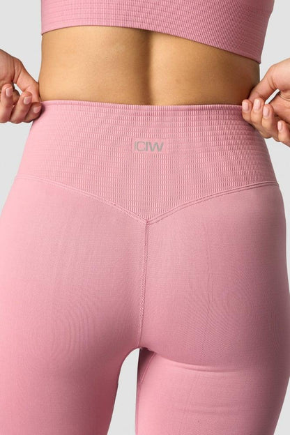 ICANIWILL - Define Seamless V-shape Biker Shorts - Dusty Pink