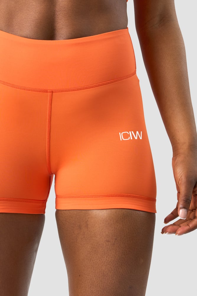 scrunch v-shape tight shorts orange