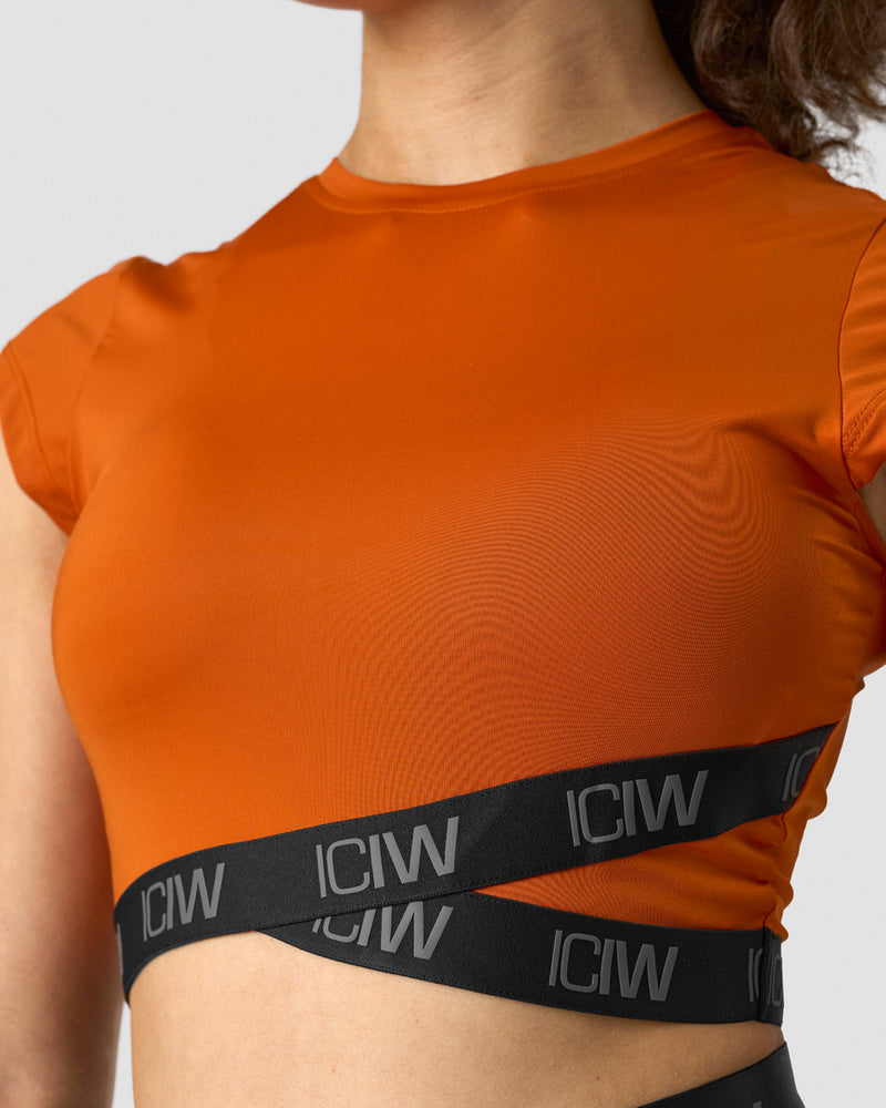 ultimate training cropped t-shirt amber