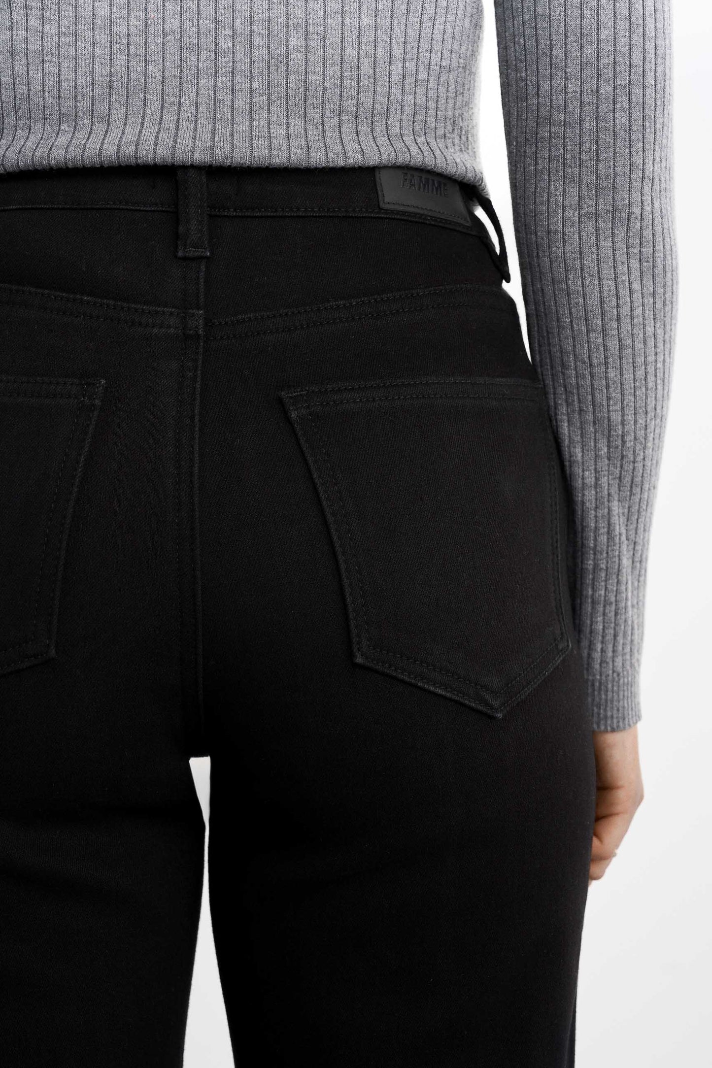 Värmande pösiga jeans