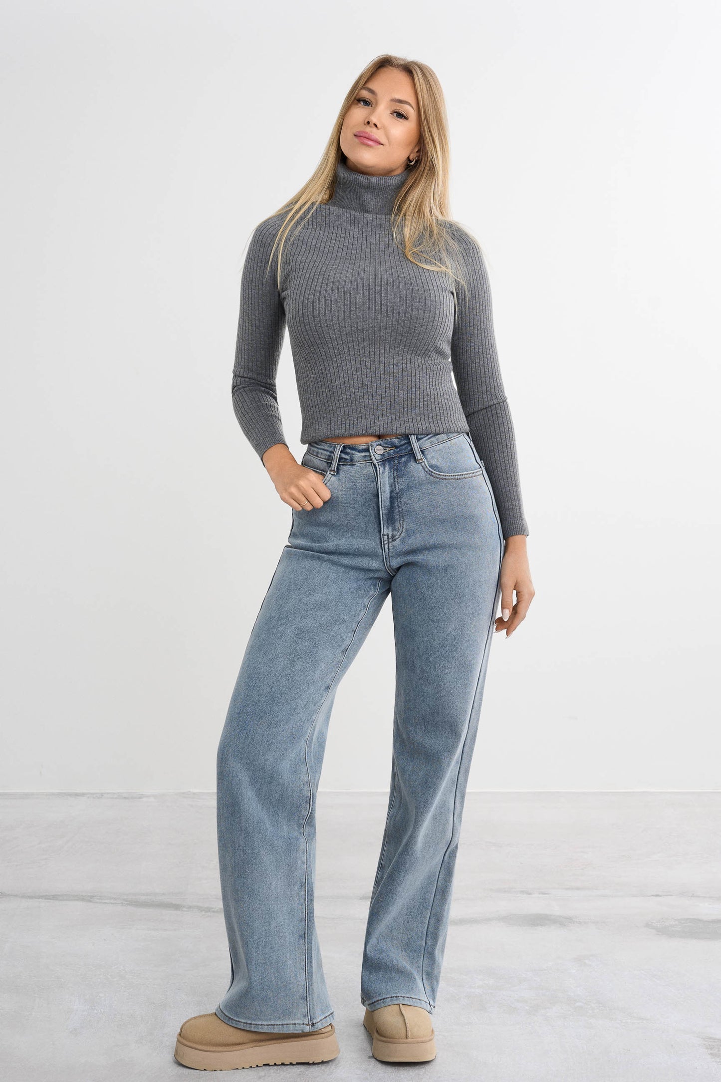 Värmande pösiga jeans