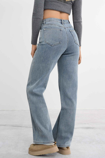 Värmande pösiga jeans