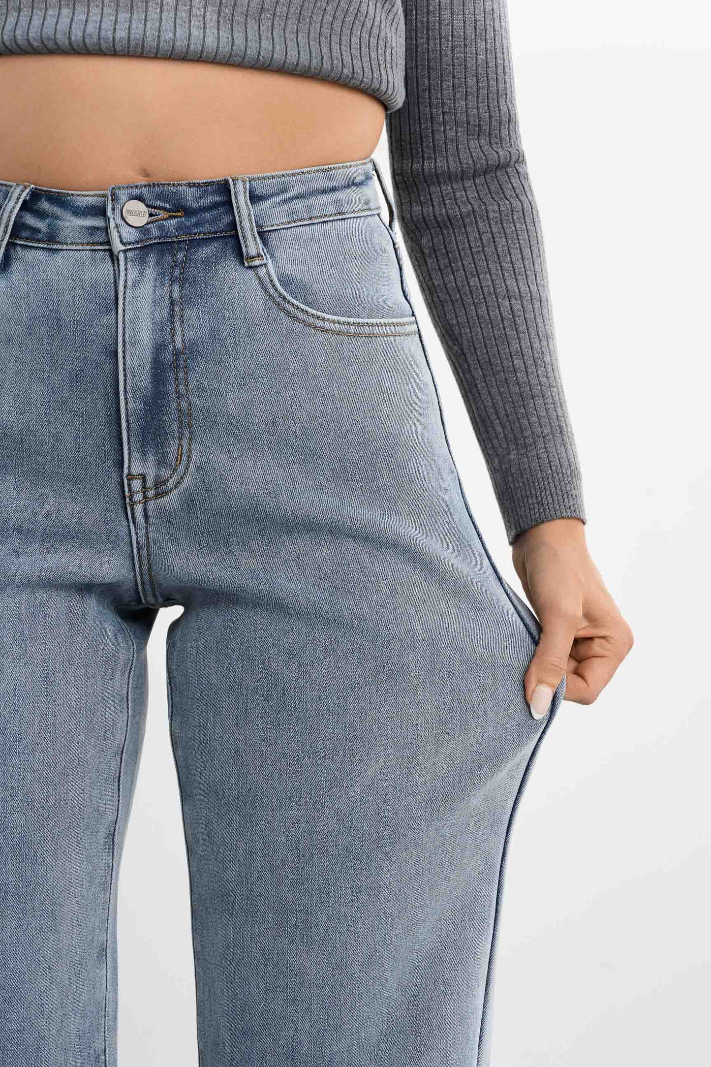 Värmande pösiga jeans