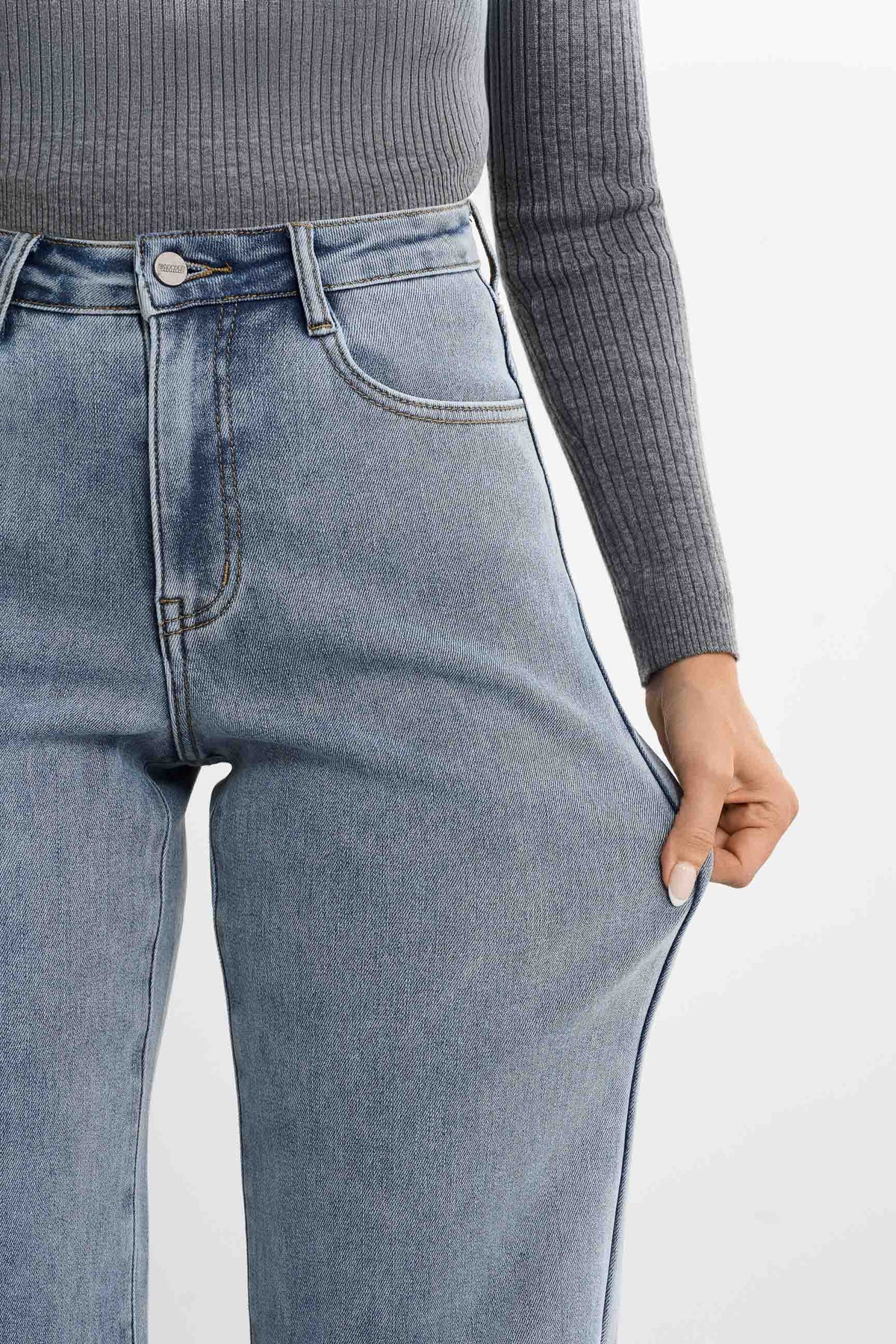 Värmande pösiga jeans